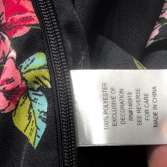 Floral Black Puff Sleeve Top Size Small - Picture 7 of 7